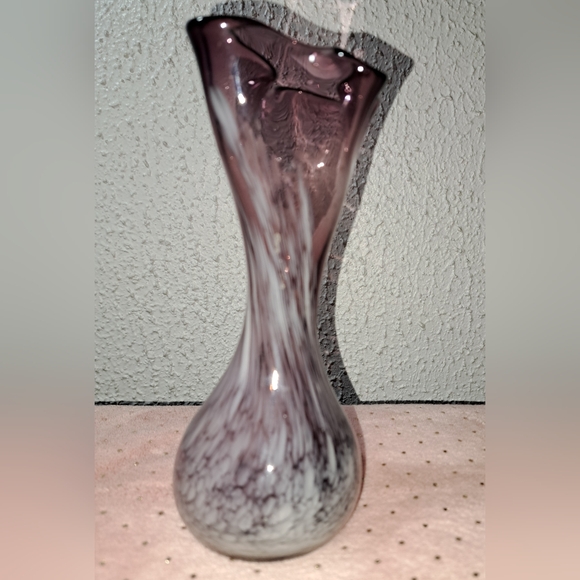 Vintage Mid Century Modern Hand Blown Glass Vase Purple  White Swirl Small - Picture 7 of 13